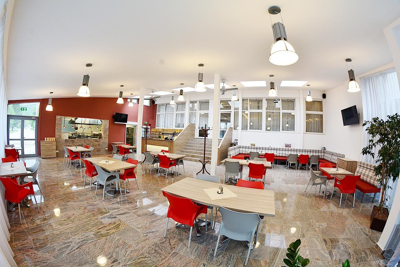 Alexandra Sport Hotel Púchov 외부 사진