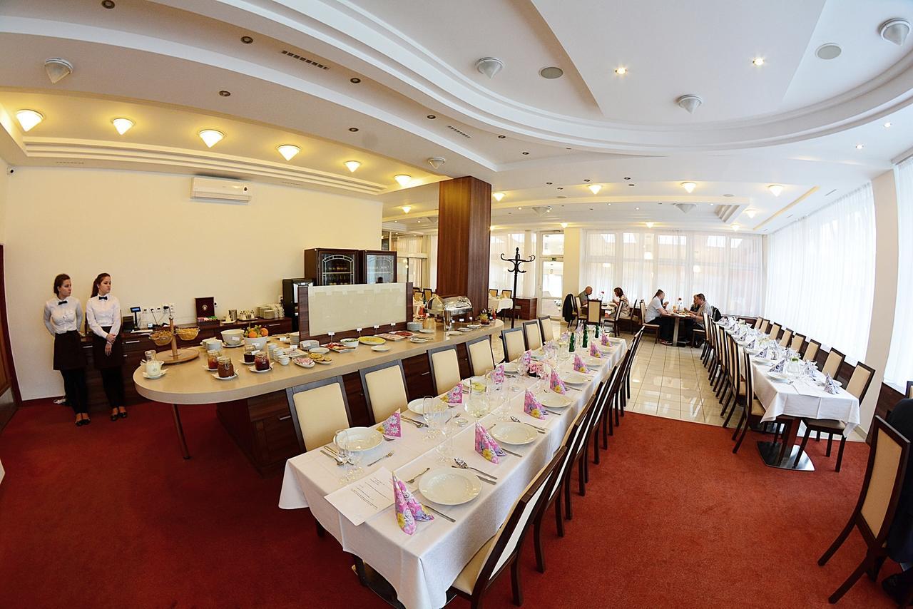 Alexandra Sport Hotel Púchov 외부 사진
